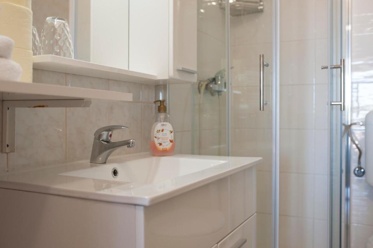Apartments Somi Пореч Екстер'єр фото