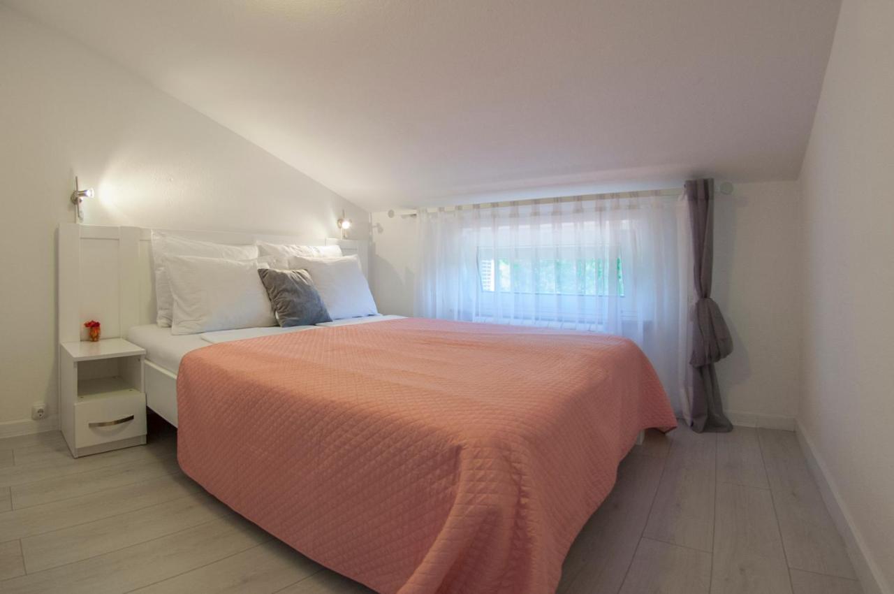 Apartments Somi Пореч Екстер'єр фото