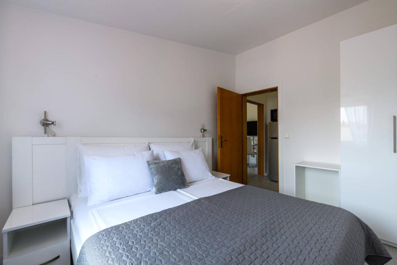 Apartments Somi Пореч Екстер'єр фото