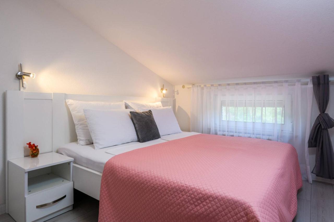 Apartments Somi Пореч Екстер'єр фото