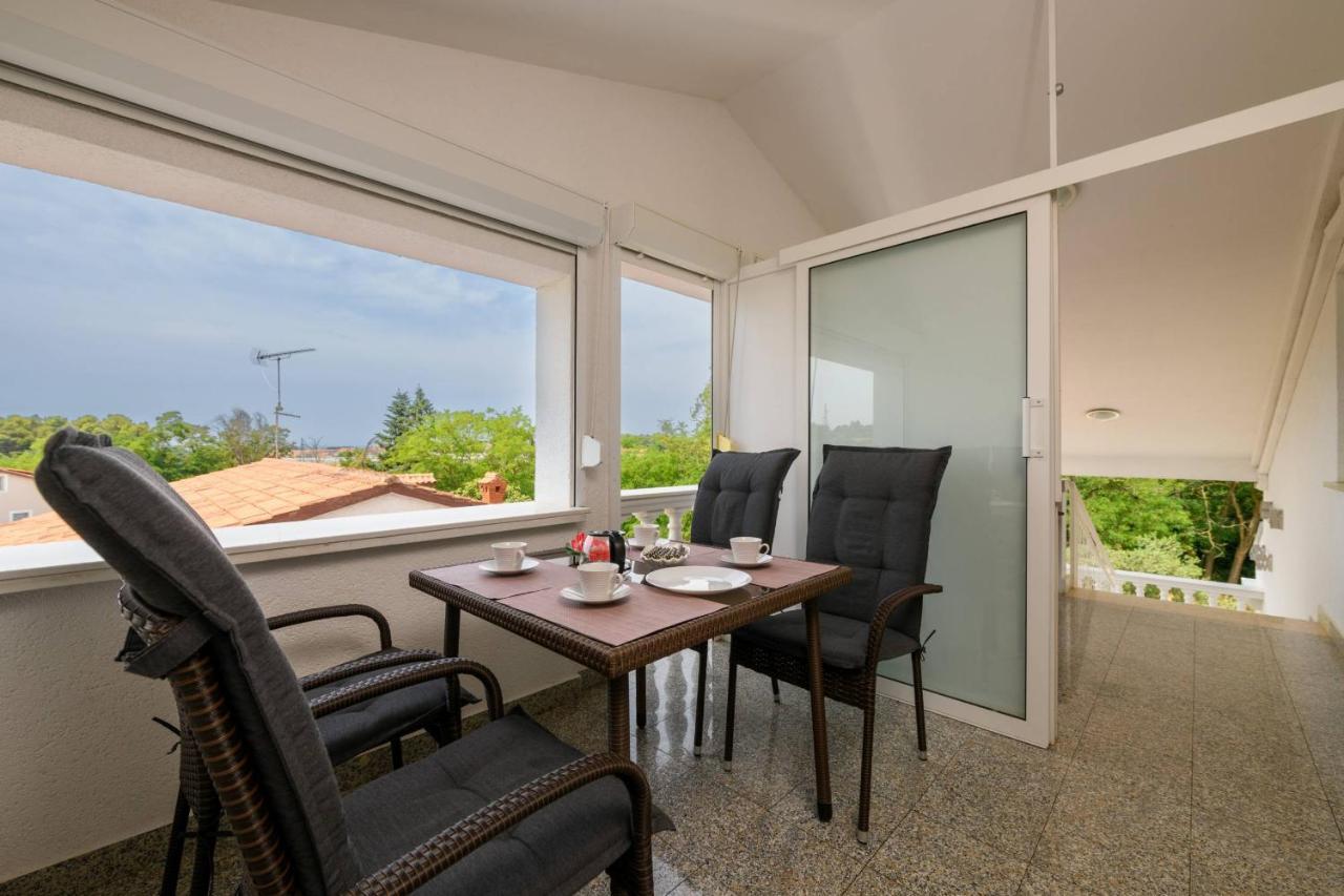 Apartments Somi Пореч Екстер'єр фото