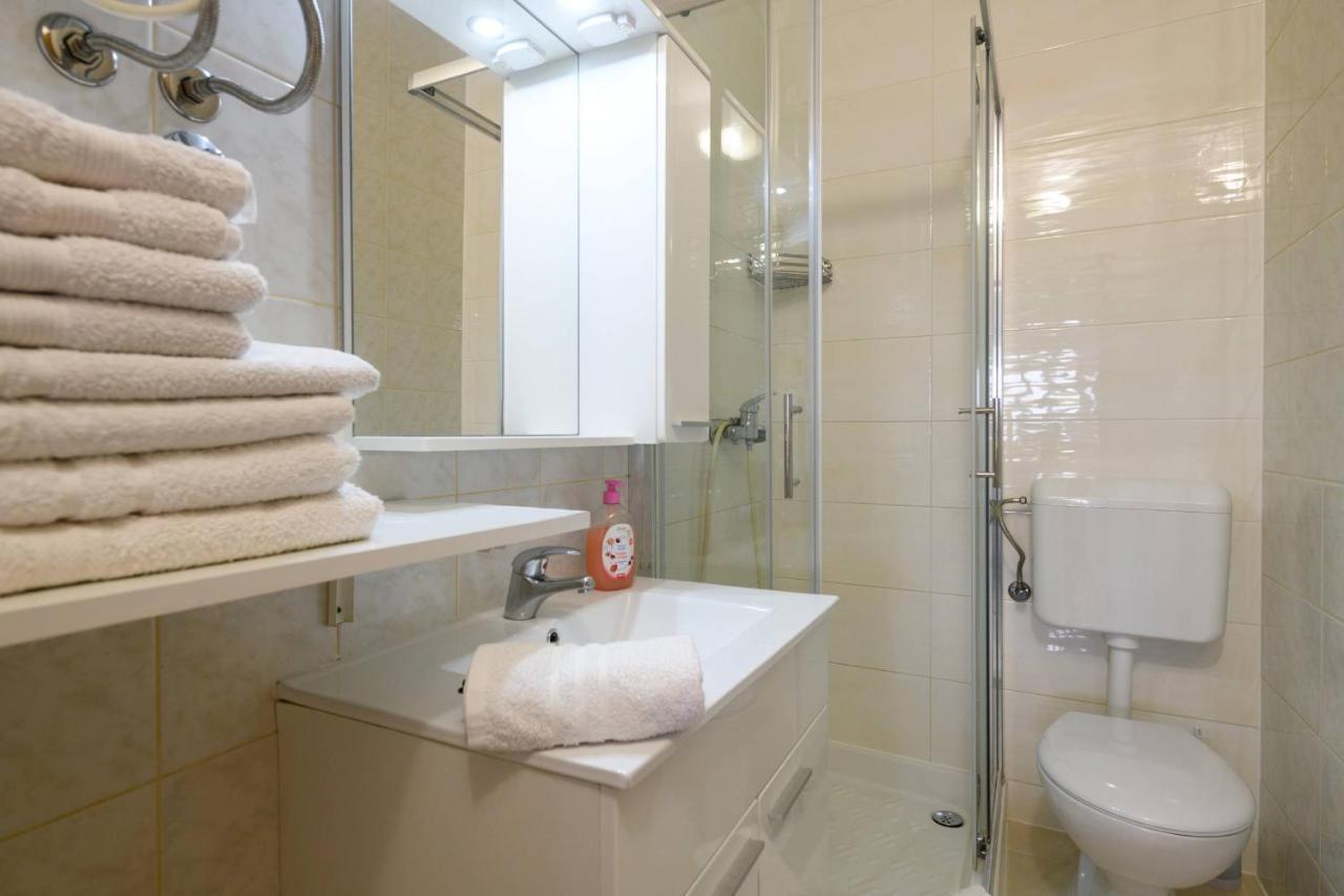 Apartments Somi Пореч Екстер'єр фото