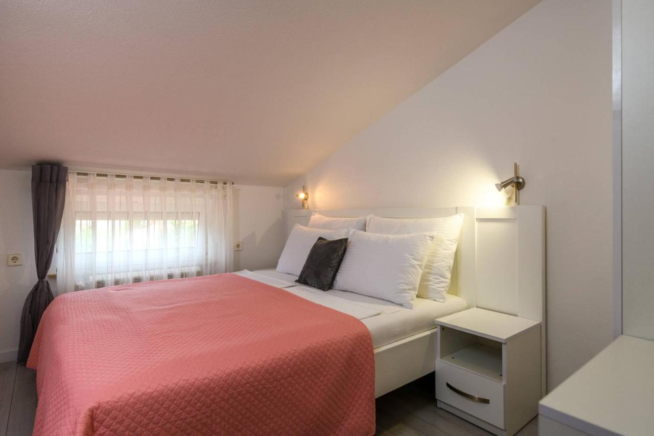 Apartments Somi Пореч Екстер'єр фото