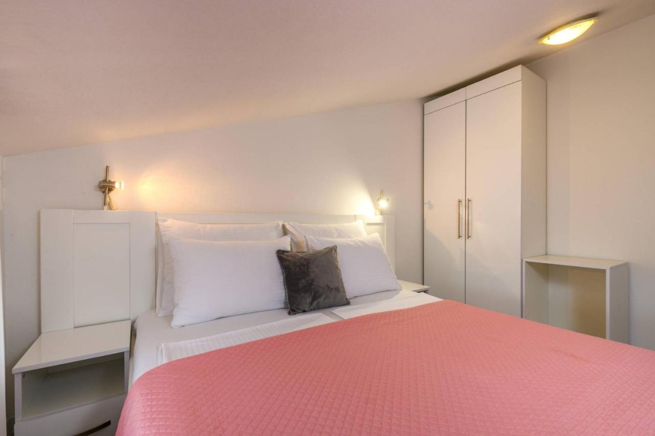 Apartments Somi Пореч Екстер'єр фото