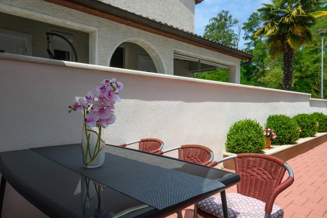 Apartments Somi Пореч Екстер'єр фото