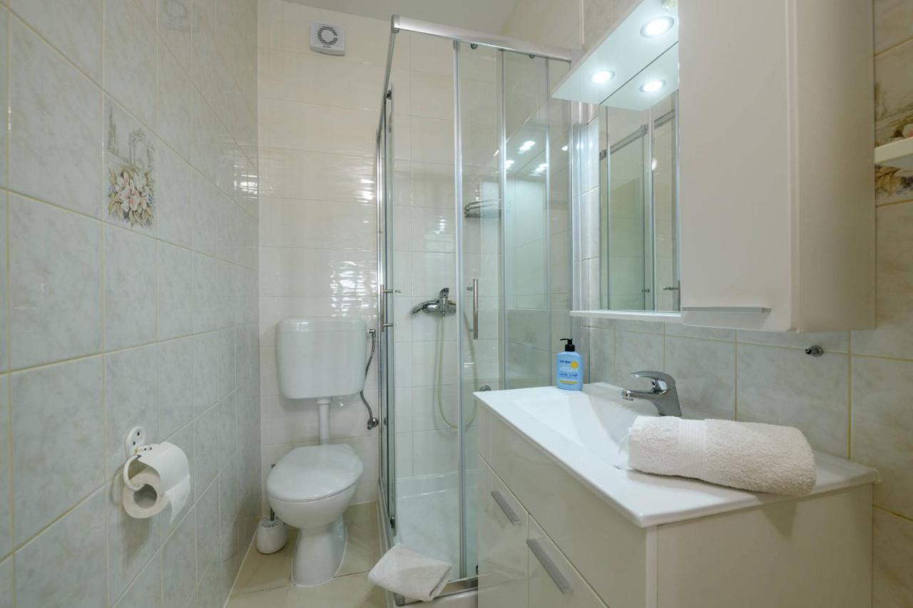 Apartments Somi Пореч Екстер'єр фото